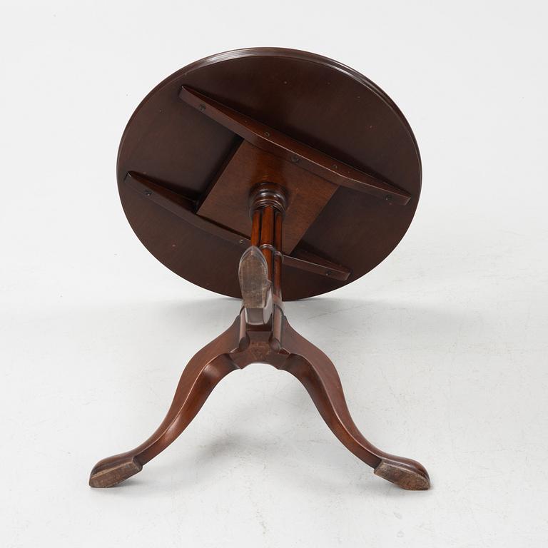 Sidobord, ett par, 1900-talets andra hälft.