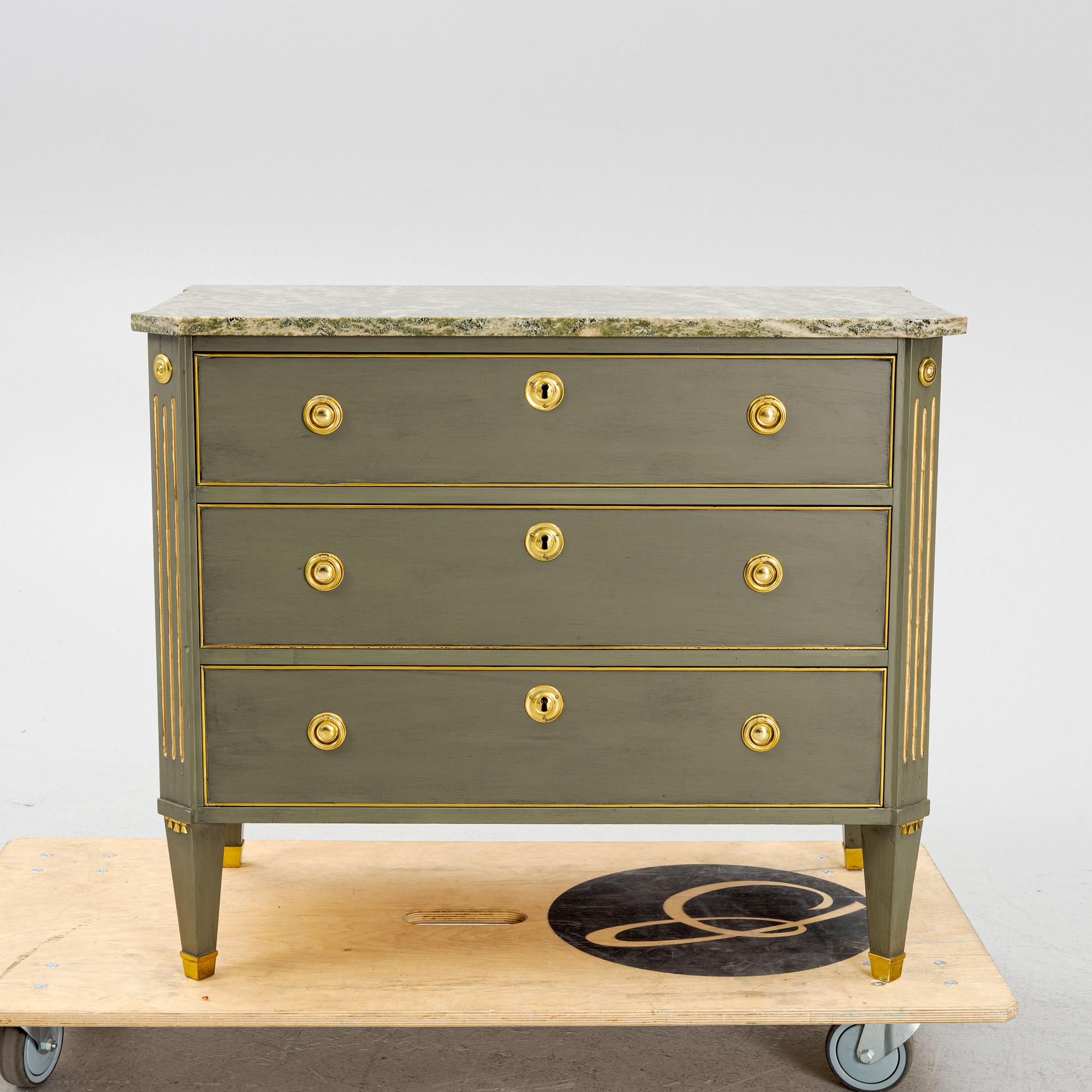 Chest of drawers, Gustavian style, mid-20th century.