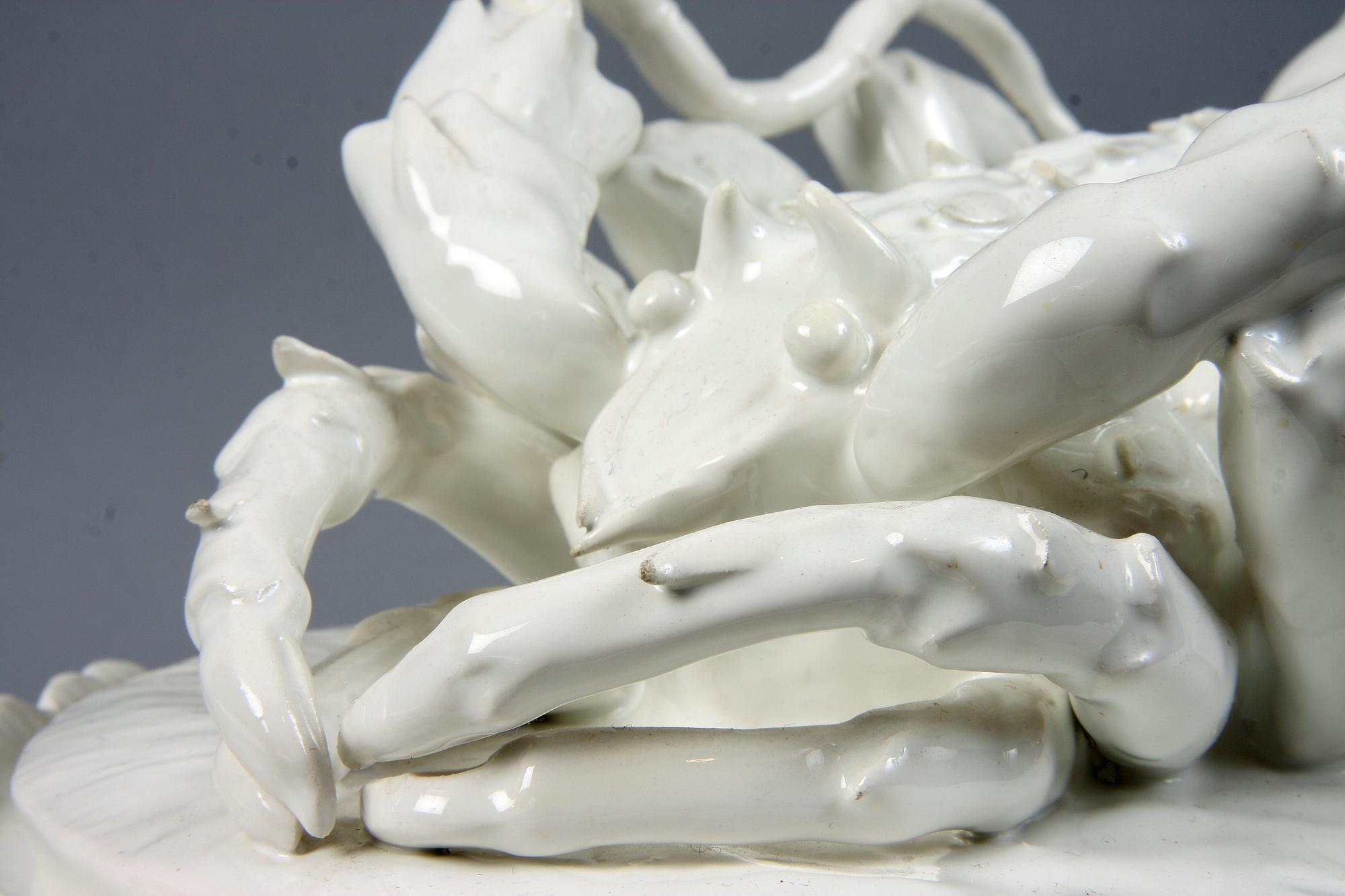 TERRIN PÅ FAT, porslin, Italien, 1900-tal.