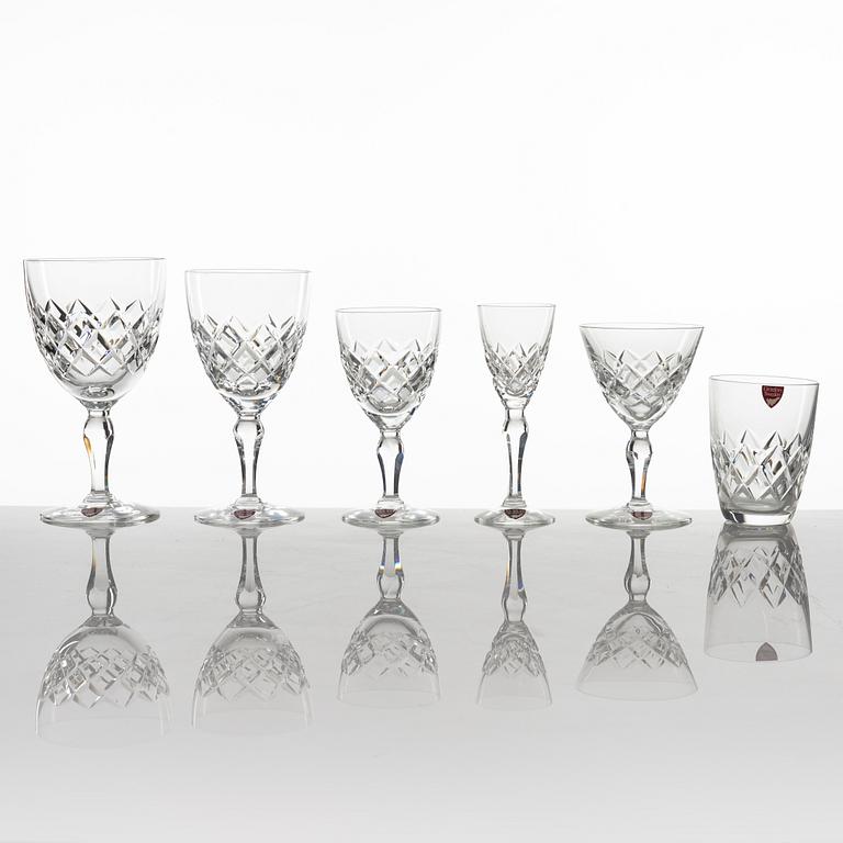 Gunnar Cyrén, an 139-piece 'Karolina' glass service, Orrefors.