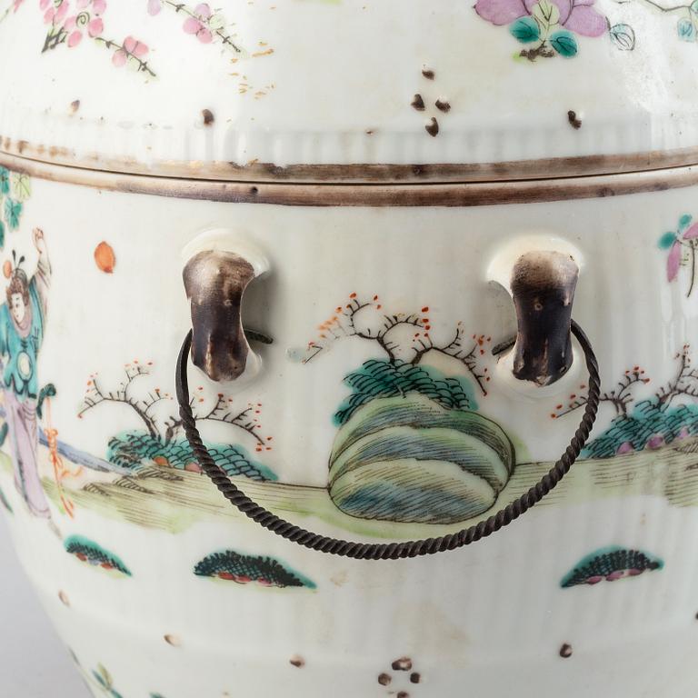 Matlåda, porslin. Qingdynastin, omkring 1900.