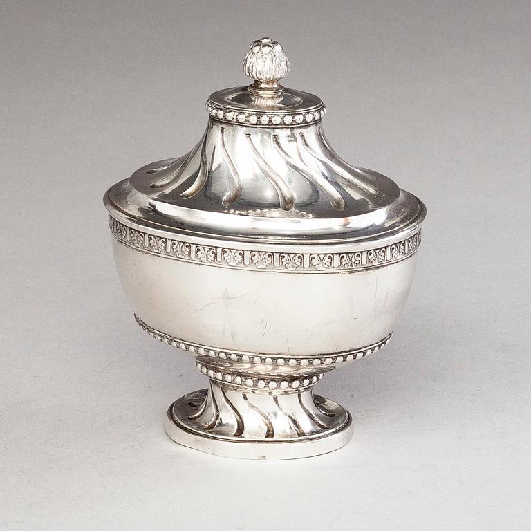 PETTER TÖRNQVIST, an 18th-Century silver sugar bowl, Hämeenlinna, Finland 1784.