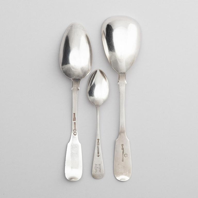An Italian 20th century 188+3 pieces silver cutlery set, marks of Società Italiana Argenti di Pordenone.