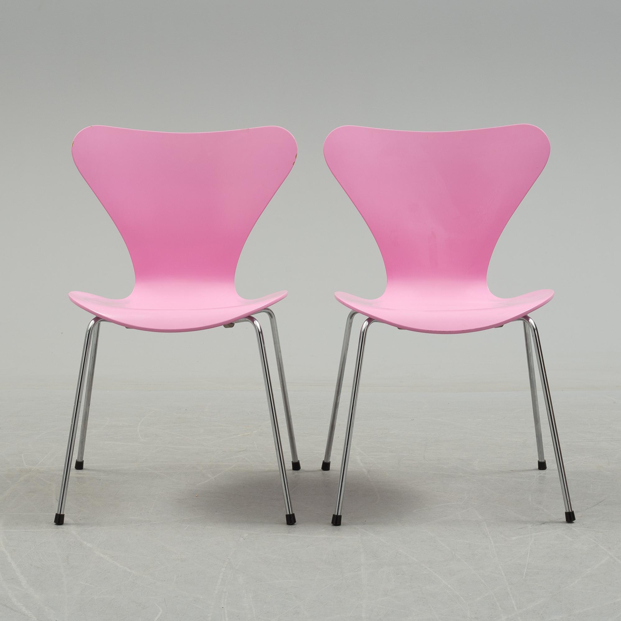 ARNE JACOBSEN, a set of ten 'Sjuan' chairs for Fritz Hansen, Denmark 1991.