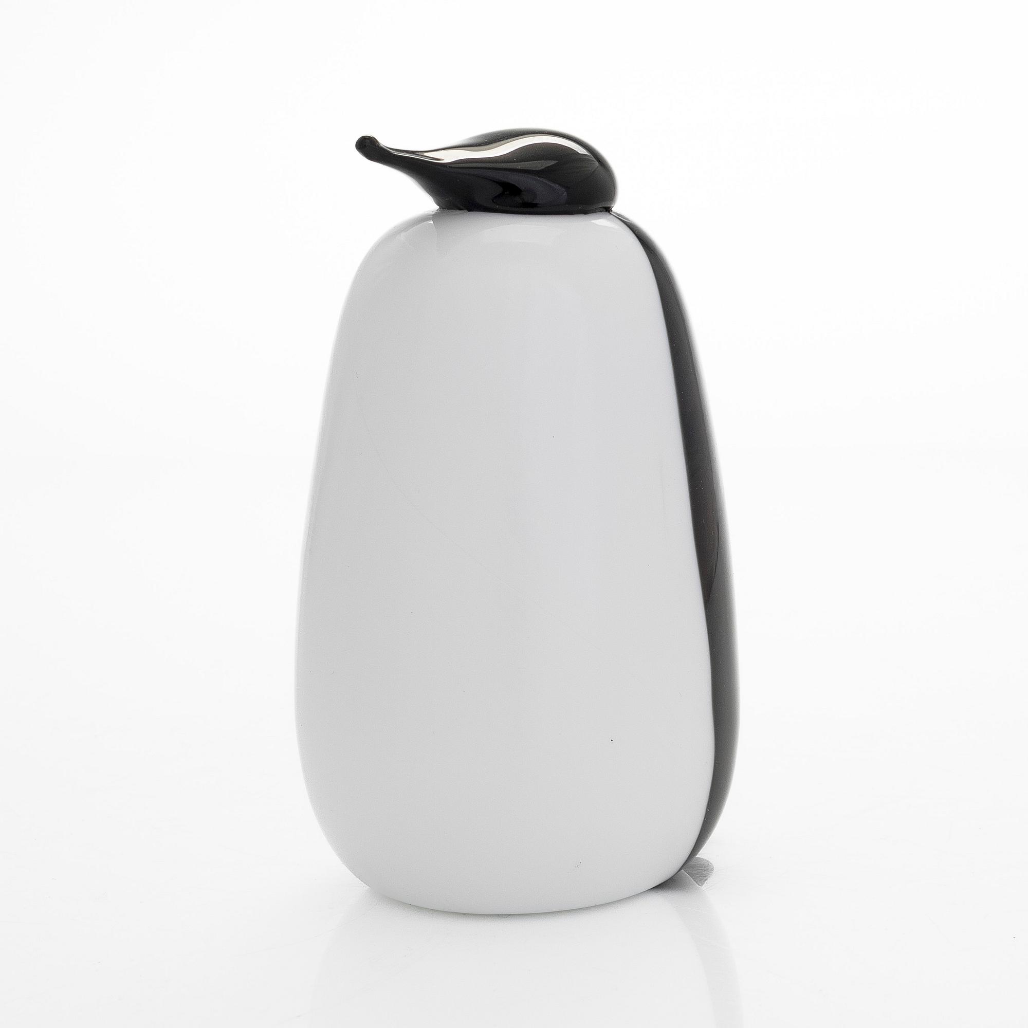 Oiva Toikka, a 'Ping' glass bird, signed O. Toikka Nuutajärvi.