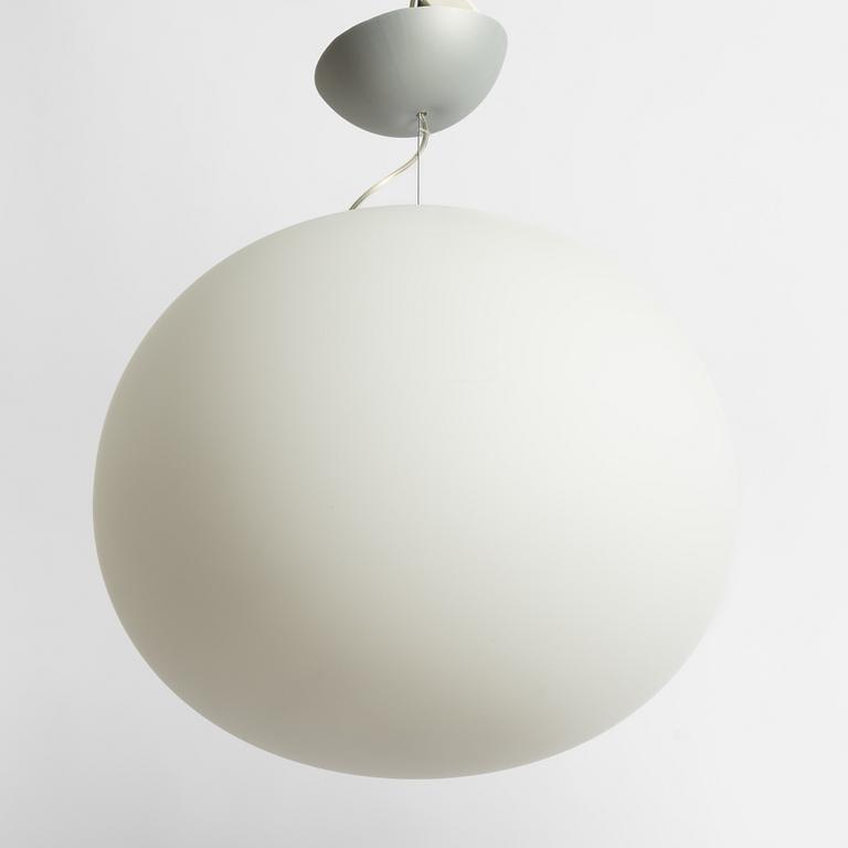 Jasper Morrison, ceiling lamps, a pair, "Glo-Ball S2", Flos, Italy.