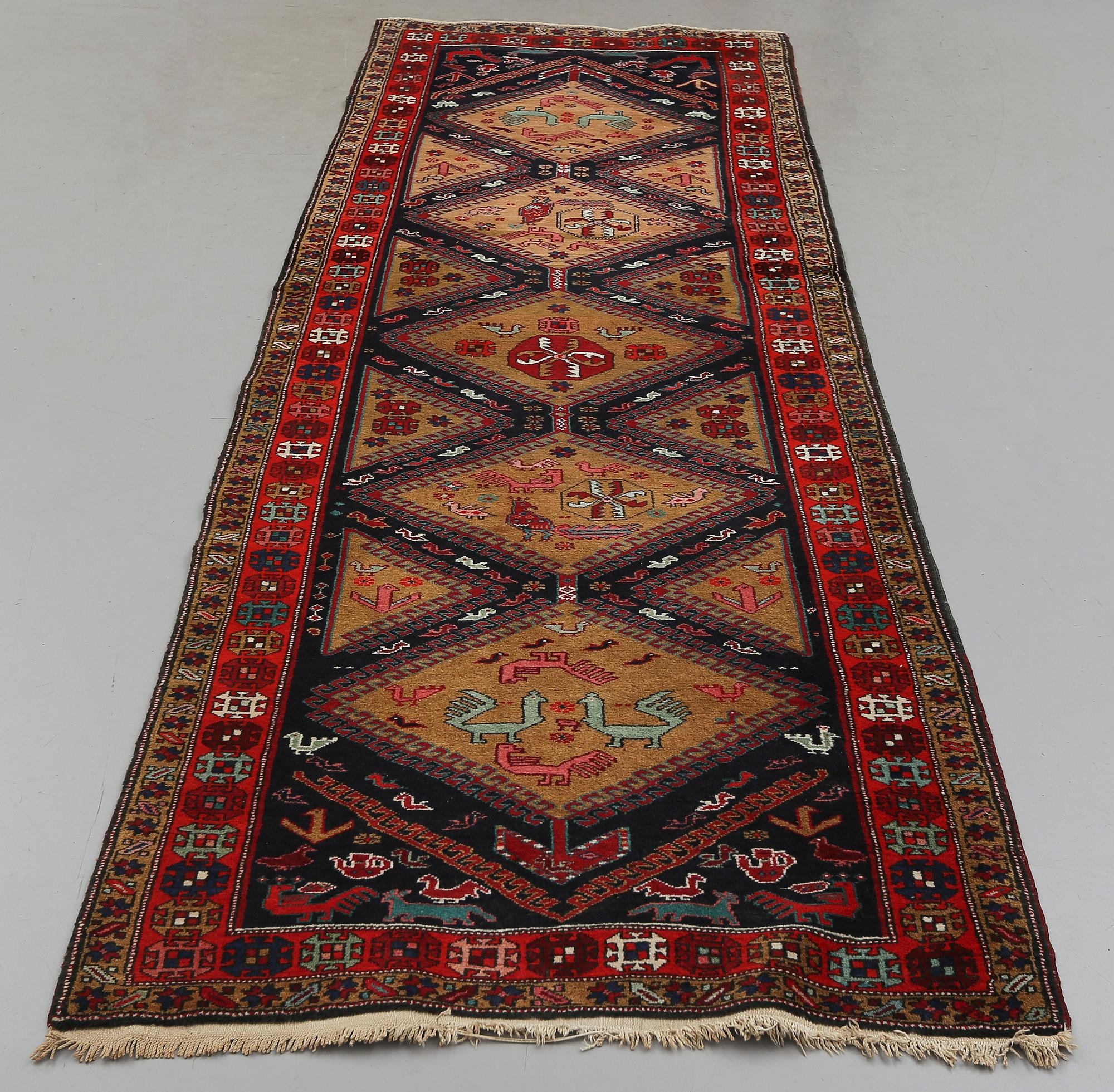 MATTA, orient, ca 301 x 102 cm.