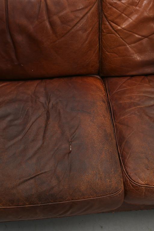 SOFFA, Chesterfield-typ, 1900-talets sista del.
