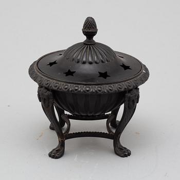 A cast iron incense burner "Berliner Eisen", empire, first half of the 19th century.