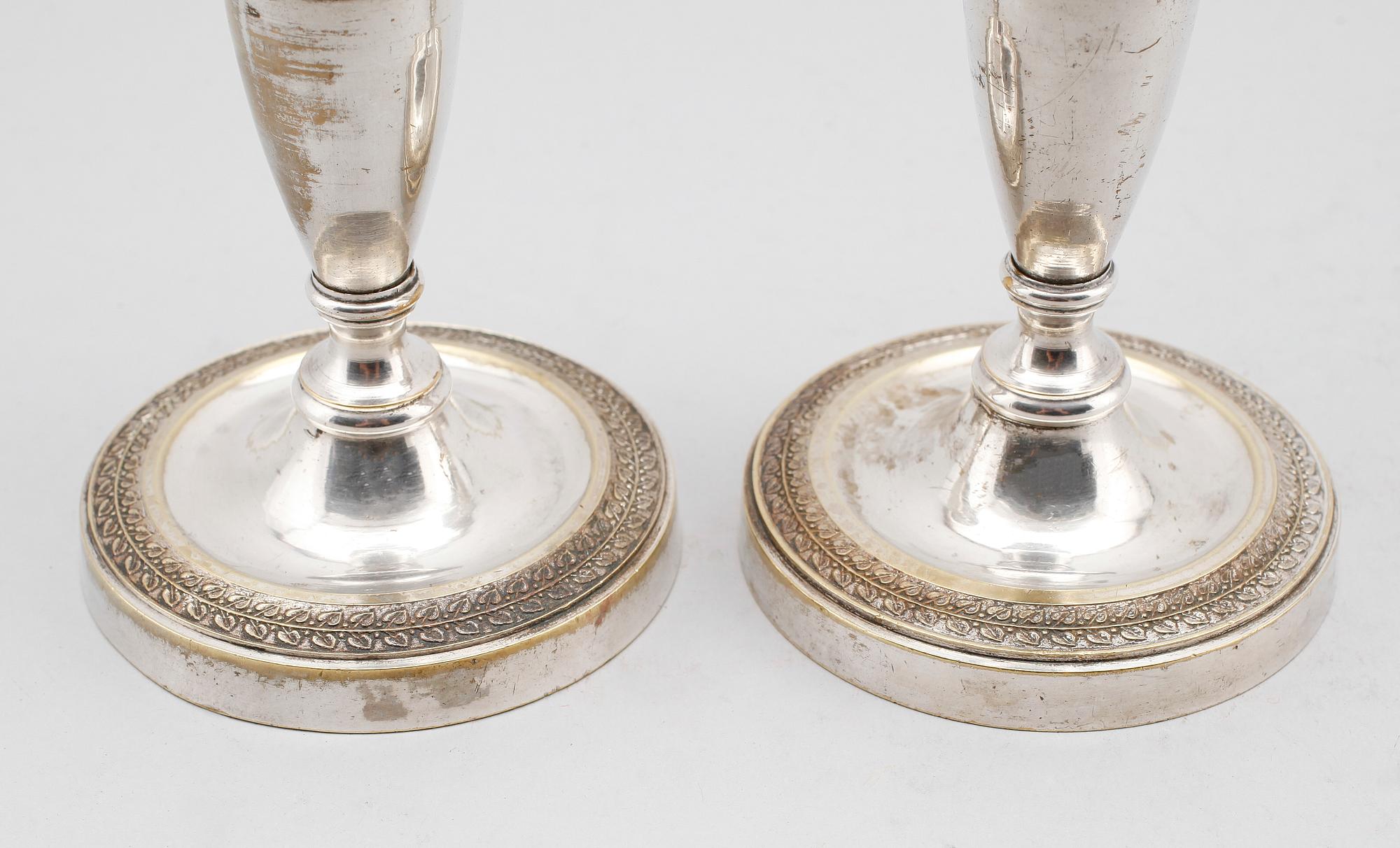 LJUSSTAKAR, 1 par, försilvrad mässing, empire, 1800-tal.