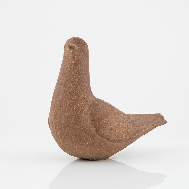 Tyra Lundgren, a stoneware sculpture of a pigeon.
