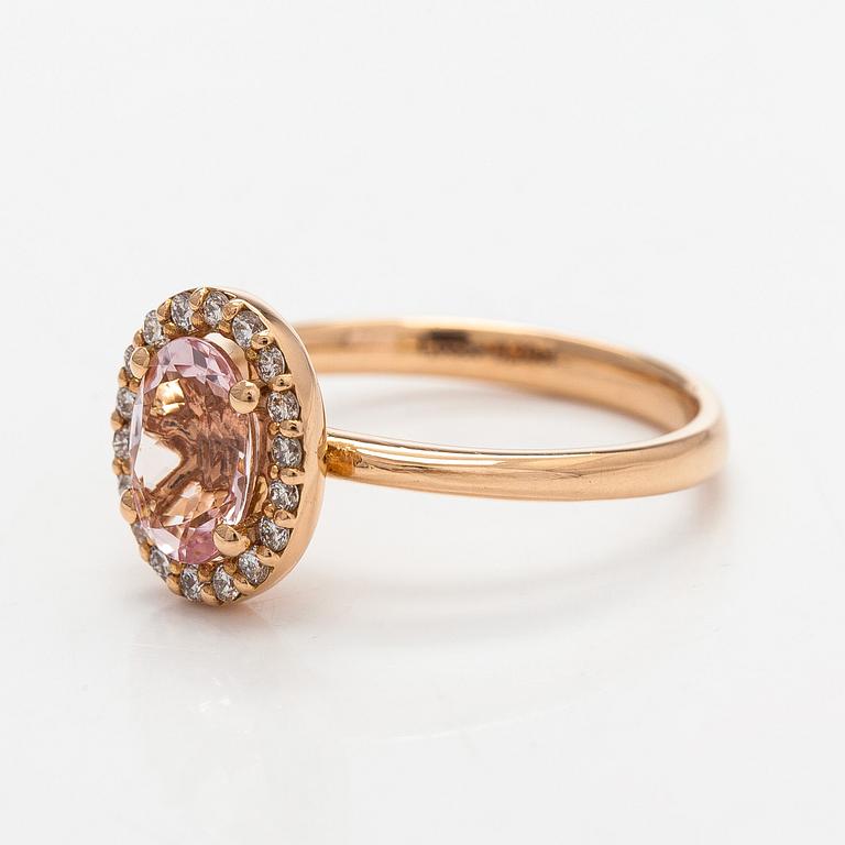 Sormus, viistehiottu morganitti, briljanttihiottuja timantteja, 18K kultaa.