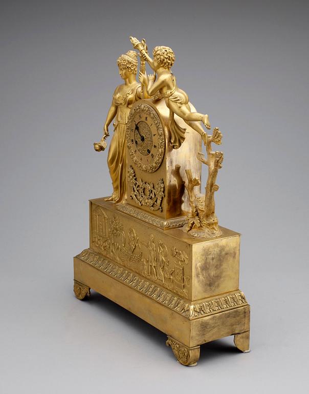 BORDSPENDYL, empire, delvis utplånad urmakarmärkning, Frankrike 1800-talets första hälft.