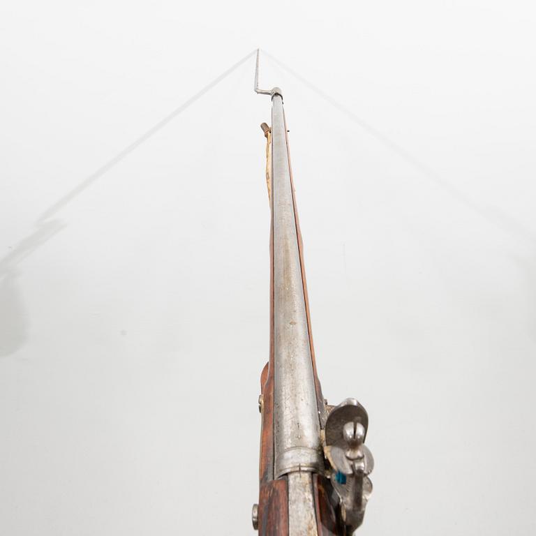Flintlock musket, British model 1794 with bayonet, Swedish so-called subsidy rifle.