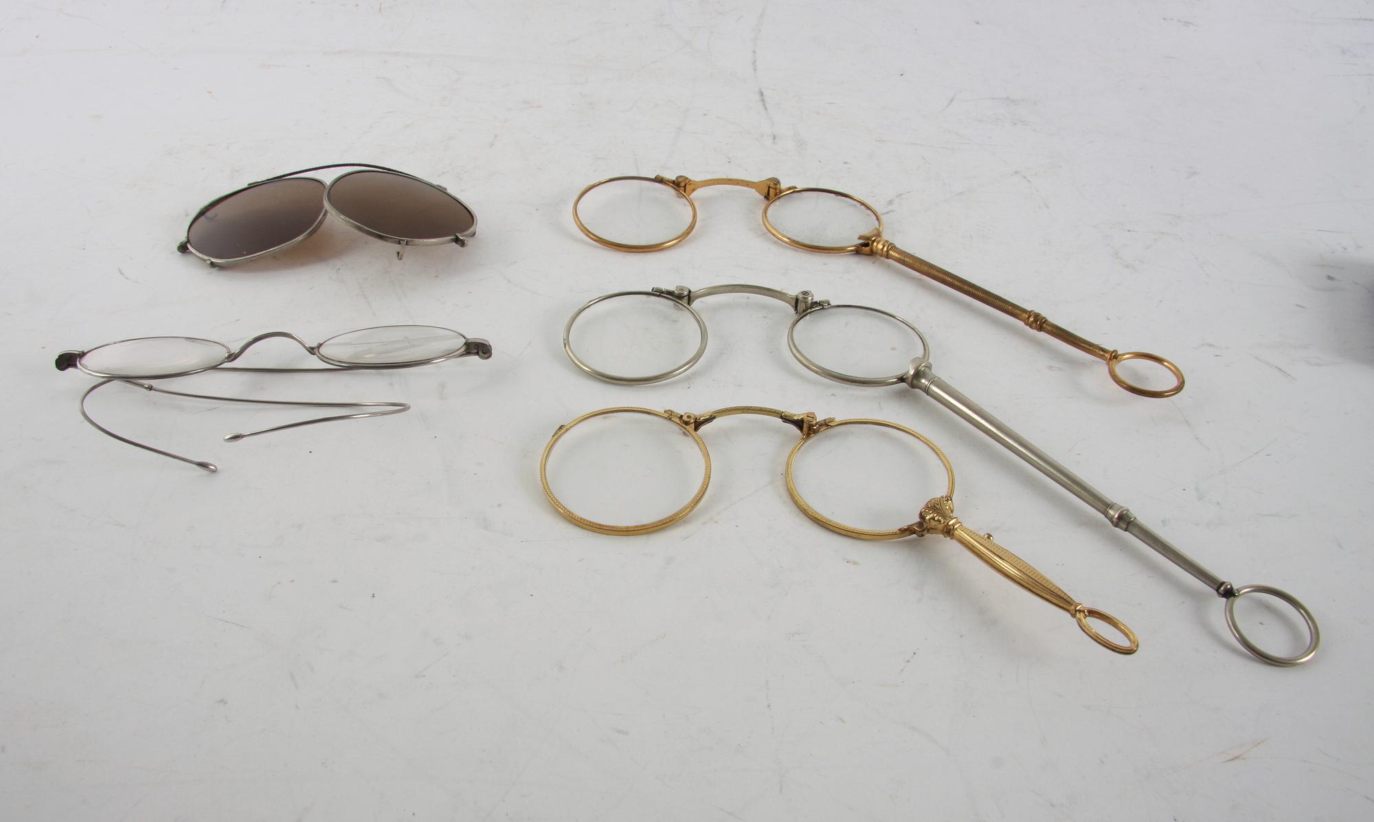 LORNJETTER, GLASÖGON MM, 5 delar, 1800/1900-tal.