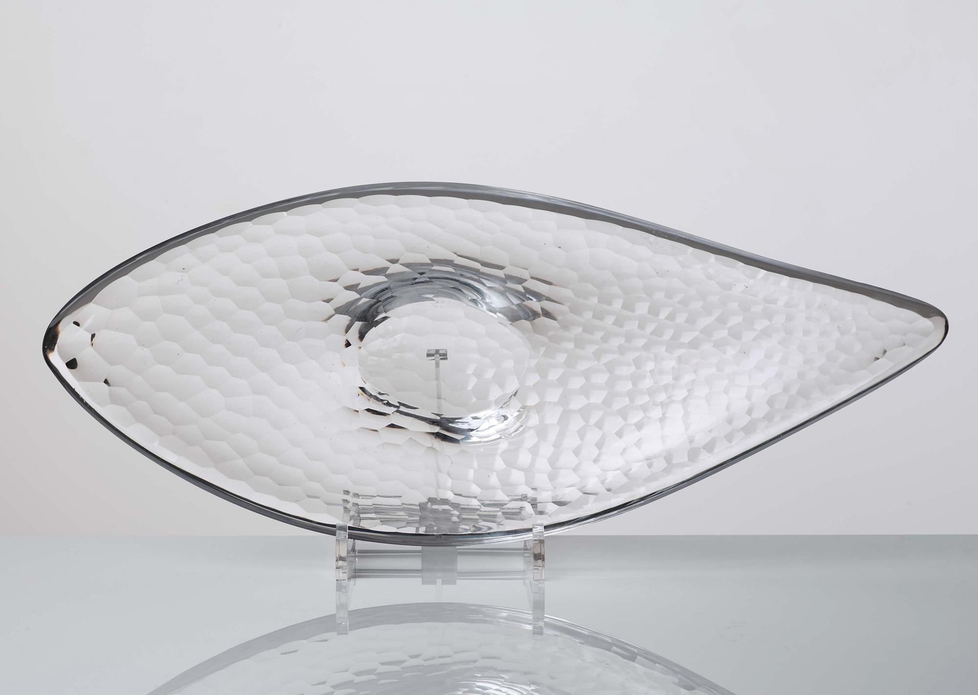 Vicke Lindstrand, a cut glass dish, Kosta, Sweden 1950-60's.