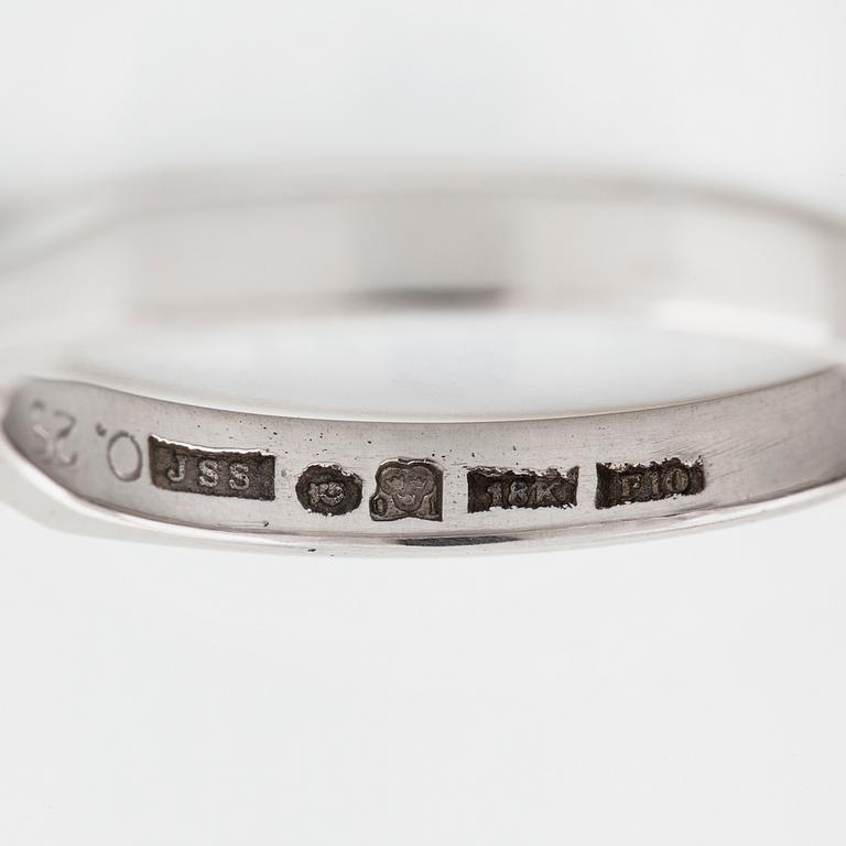 A brilliant cut diamond ring by Jarl Sandin, Göteborg, 1980.