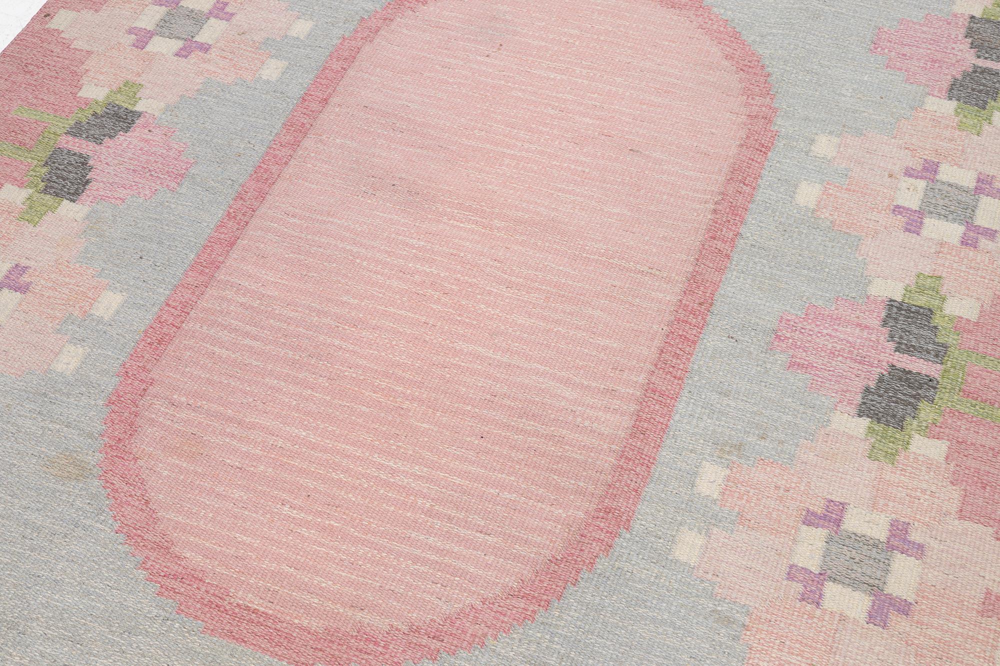 Ingegerd Silow, a flat weave carpet, signed IS, approx. 277 x 197 cm.