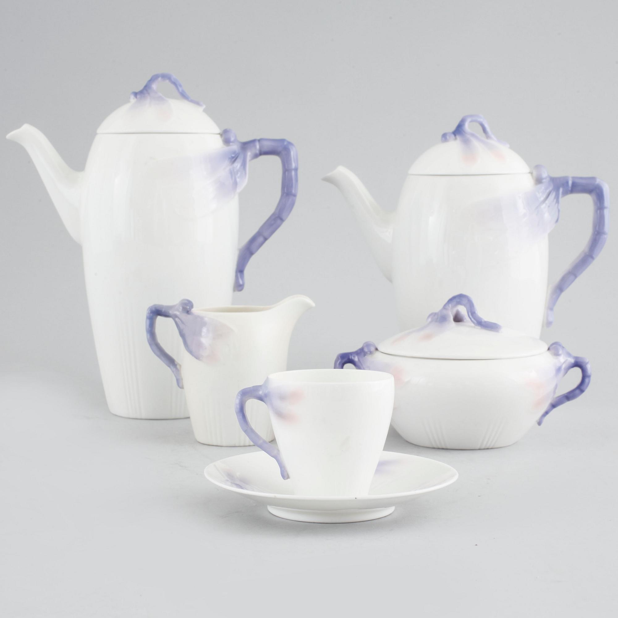 An 20 jugend piece coffee service, "Trollsländan" by Alf Wallander, Rörstrand, around year 1910.