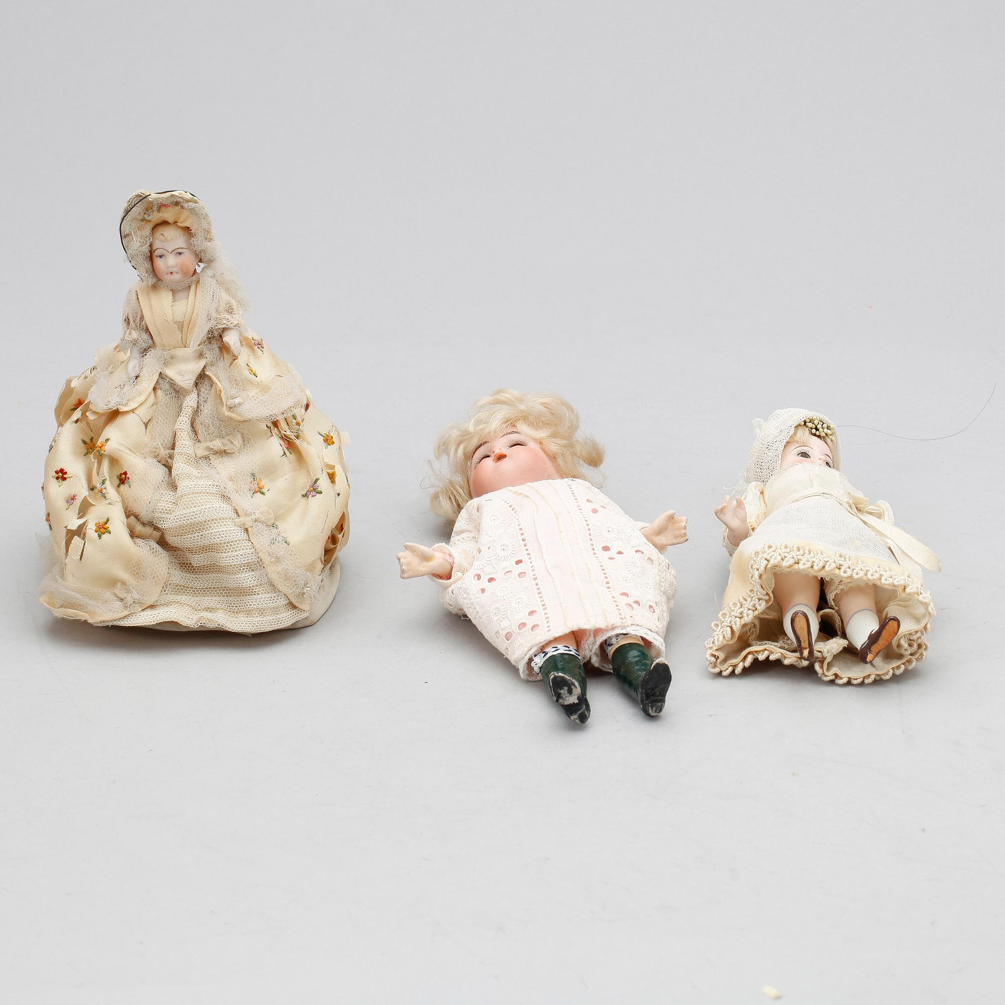 DOCKOR, 3 st. Biskvi. Bland annat Simon & Halbig / Kämmer & Reinhardt, Tyskland. 1900-talets första hälft.