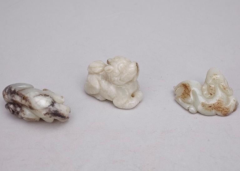 FIGURINER, 3st, jade, Kina, nutida tillverkning.