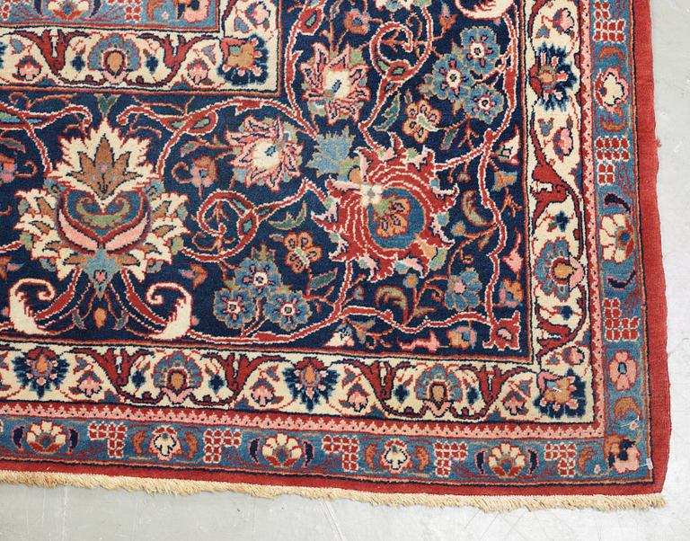 SEMI-ANTIQUE KASHAN. 394 x 309,5 cm.