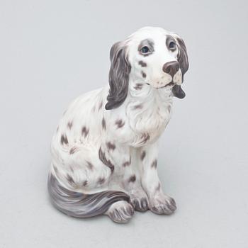 FIGURINER, 2 st, porslin, Bing & Gröndahl resp Dahl Jensen, Danmark, 1900-talets slut.