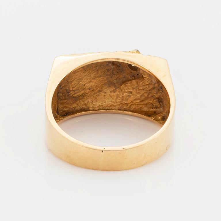 Klackring  18K guld med briljantslipad diamant.