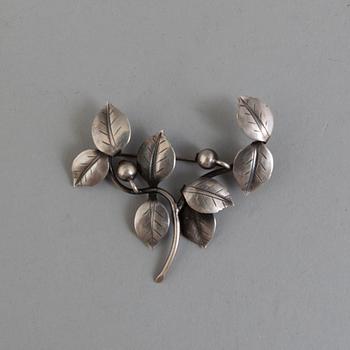 GERTRUD ENGEL, armband, örhängen och brosch, sterlingsilver, A Michelsen, Stockholm, 1952-3.