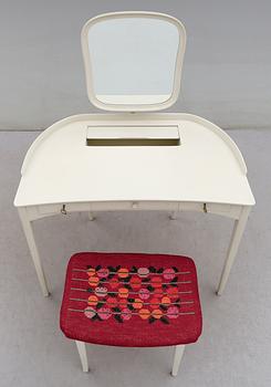 TOALETTBORD MED PALL, "Birgitta", Carl Malmsten, Bodafors, 1900-talets andra hälft.