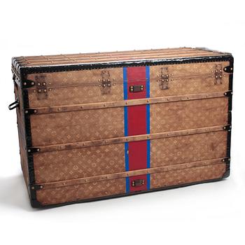 LOUIS VUITTON, a Monogram canvas trunk, late 19th/early 20th century.