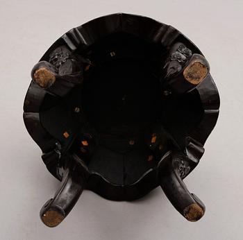 PIEDESTAL, orientalisk, 1900-tal.