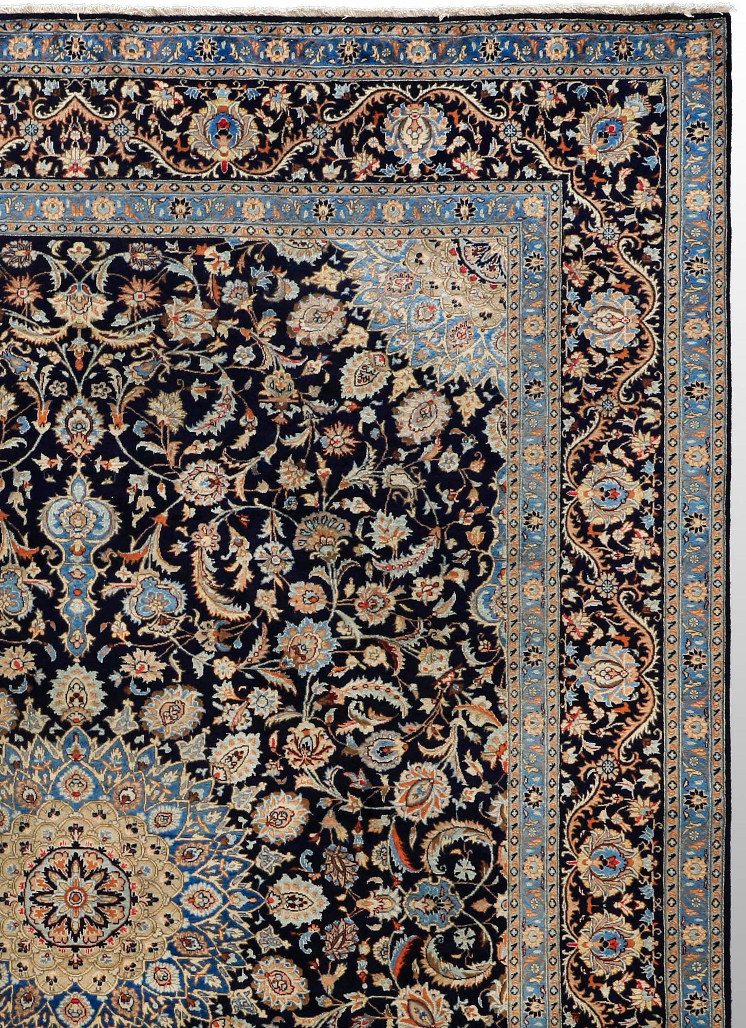 Matta, Kashmar, ca 390 x 295 cm.