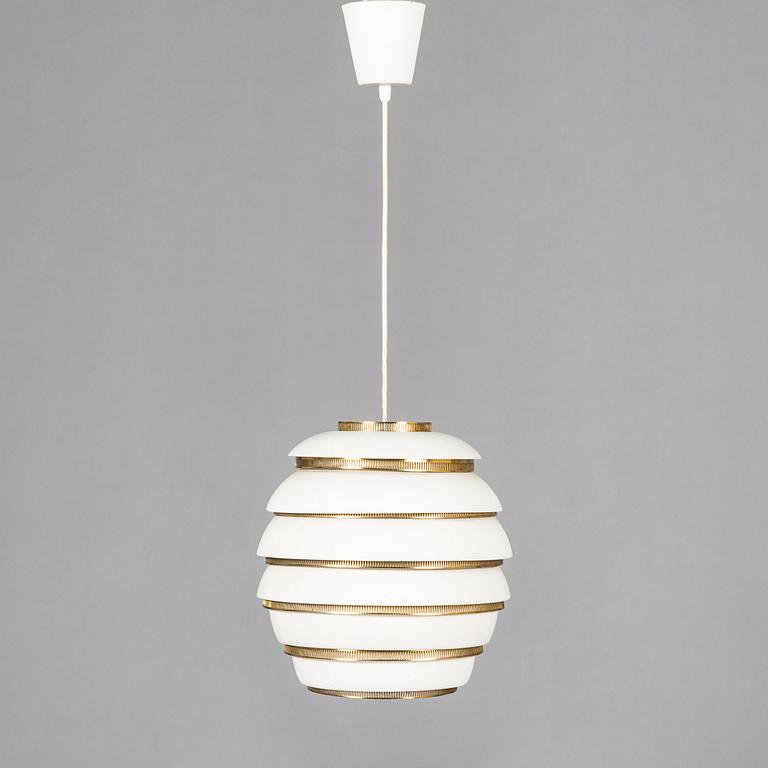Alvar Aalto, a pendant lamp A332, 'Beehive' for Valaistustyö.