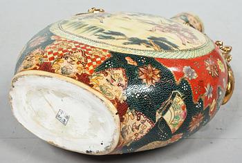 PILGRIMSKRUS, porslin, Japan, 1900-tal.