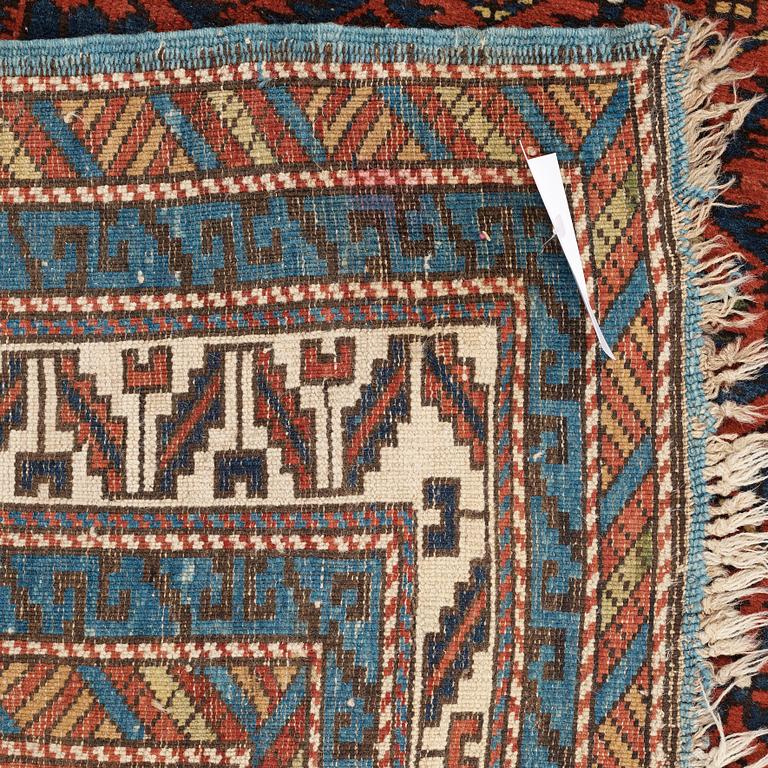 SEMI-ANTIQUE/ANTIQUE CAUCASIAN. 196 x 124,5 cm.