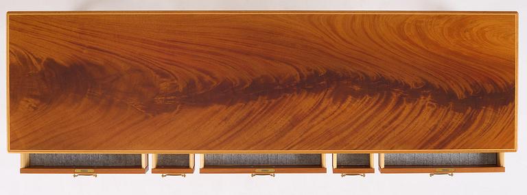 Josef Frank, sideboard, modell B 821, Firma Svenskt Tenn, efter 1985.