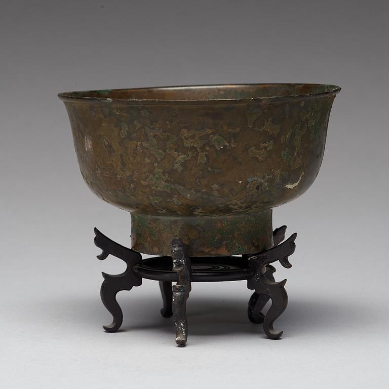 A bronze bowl, Qing dynasty (1644-1912).