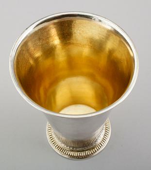 BÄGARE, silver, Thomas Beckman dy, Örebro 1776. Vikt ca 136 gram.