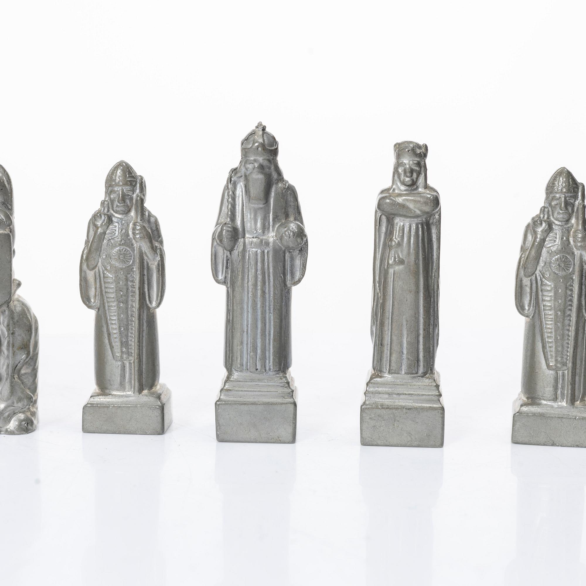 Tore Strindberg, Chess pieces, 32 pcs, Herman Bergmans Gjuteri, Stockholm.