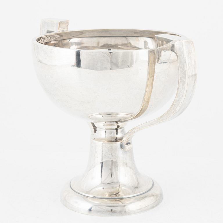A silver cup, William Neale & Son Ltd, Birmingham, England, 1912.
