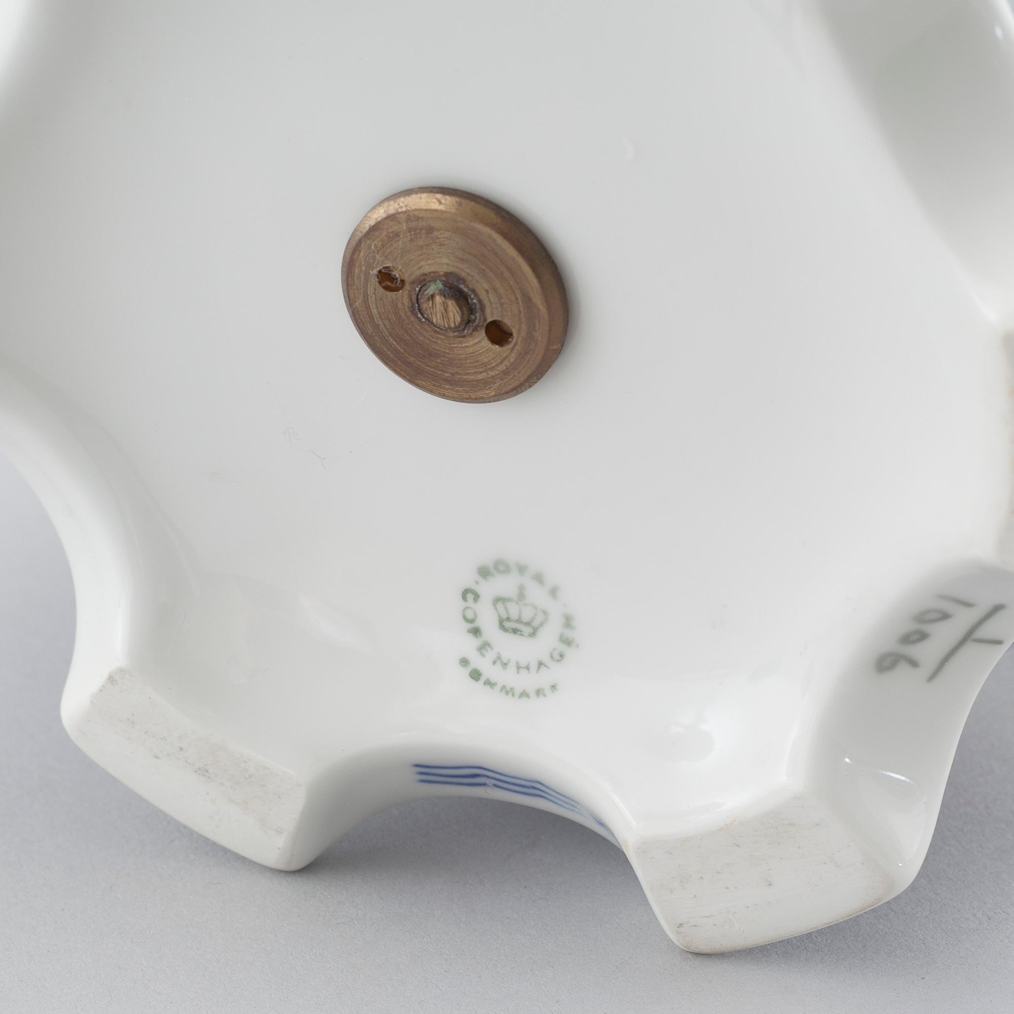 KANDELABER, porslin, "Musselmalet", Royal Copenhagen, 1974-78.