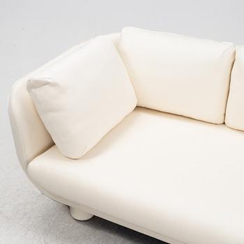 TAF Arkitekter, soffa, "Famna", Firma Svenskt Tenn, 2022.