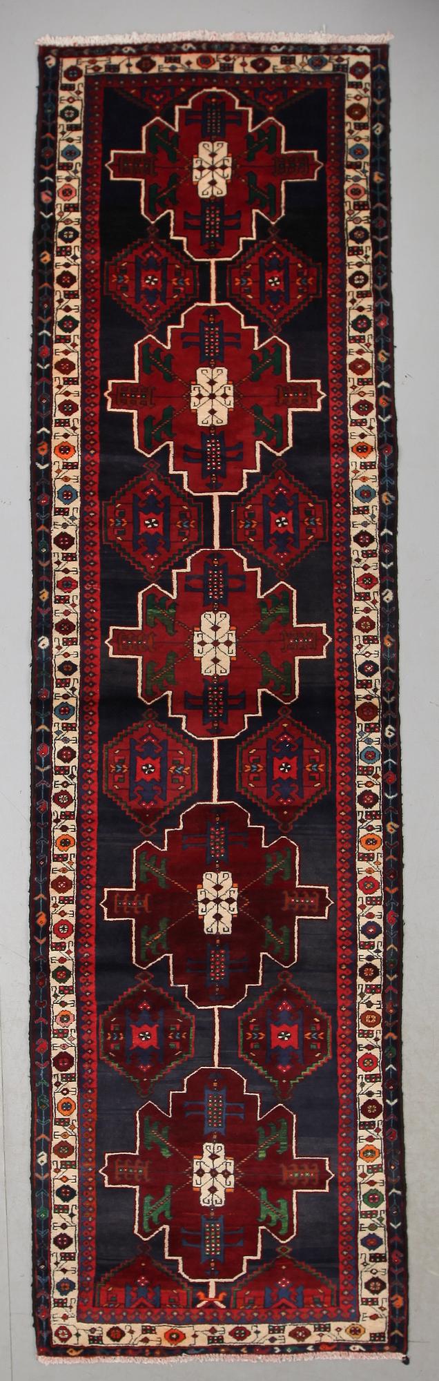 MATTA, galleri, Hamadan, 375 x 102 cm.
