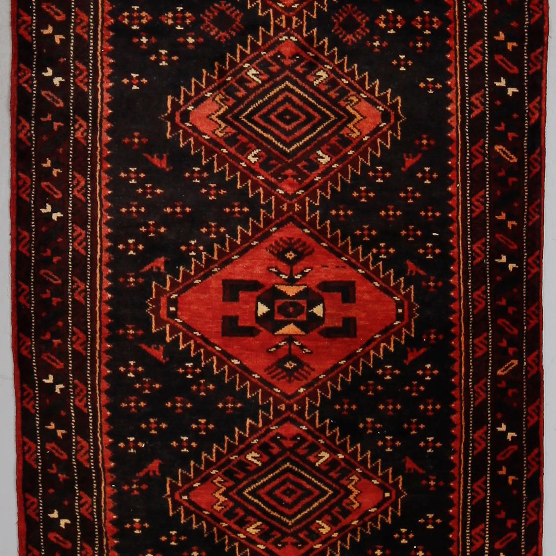 MATTA, Hamadan, ca 285 x 105 cm.