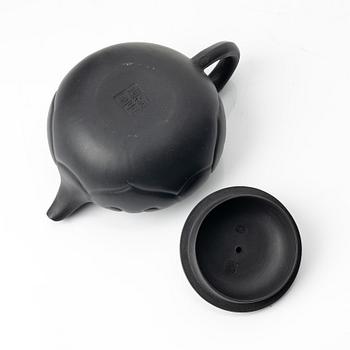 Zhou Guizhen, A 'ruyi' blue yixing teapot, 1980s.