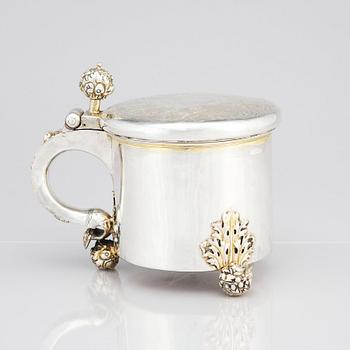 A Swedish late 17th/early 18th century parcel-gilt tankard, mark of Conrad Kampf, Kristianstad (1686-1711).