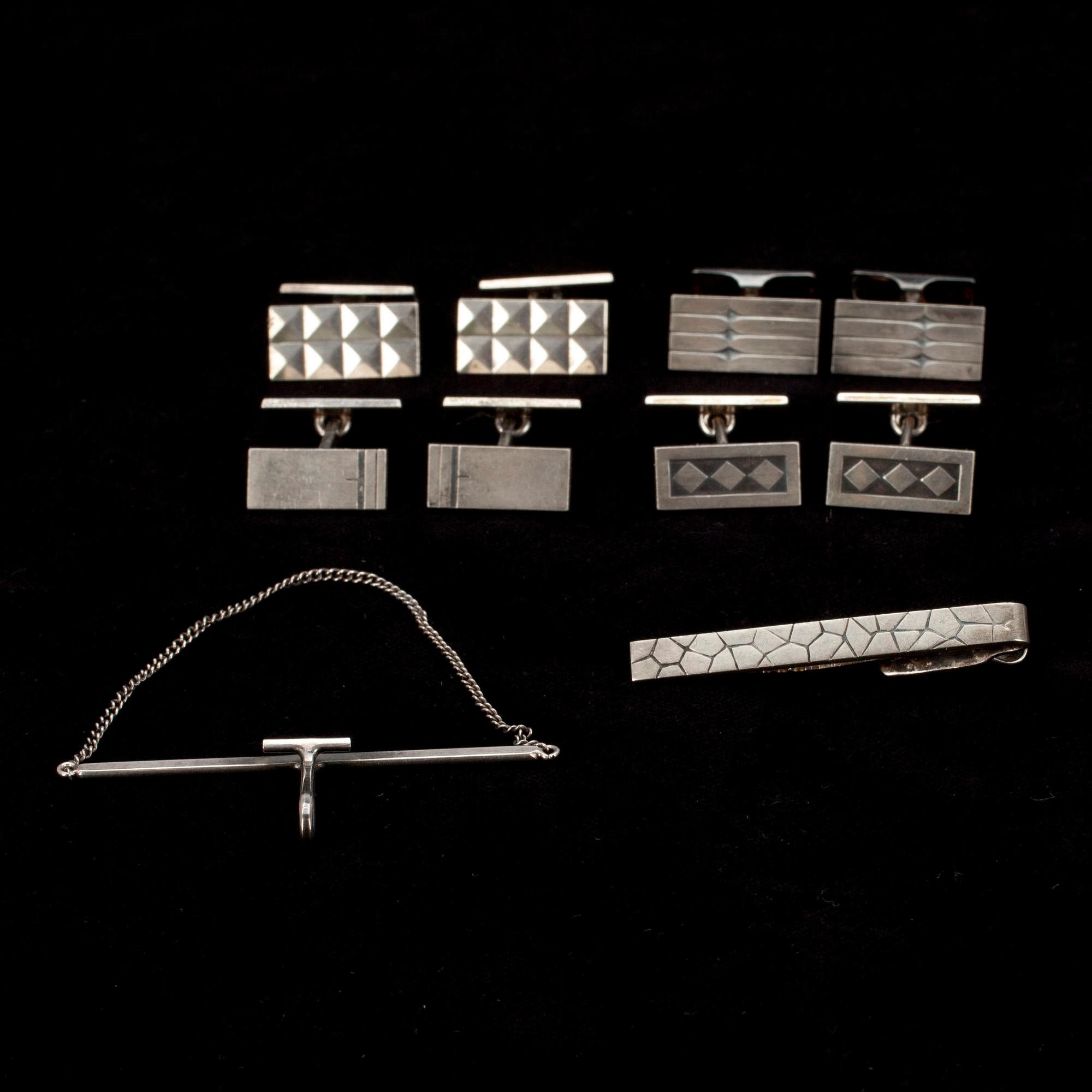 MANSCHETTKNAPPAR, 4 par, silver, SLIPSNÅLAR, 2 st, silver, Elis Kauppi, Kupittaan Kulta, Åbo 1950-1980. Vikt ca 46,8 g.