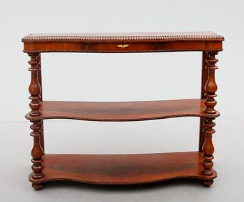 ETAGÉRE, 1800-talets andra hälft.