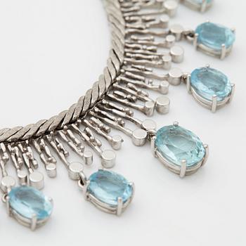 A NECKLACE.